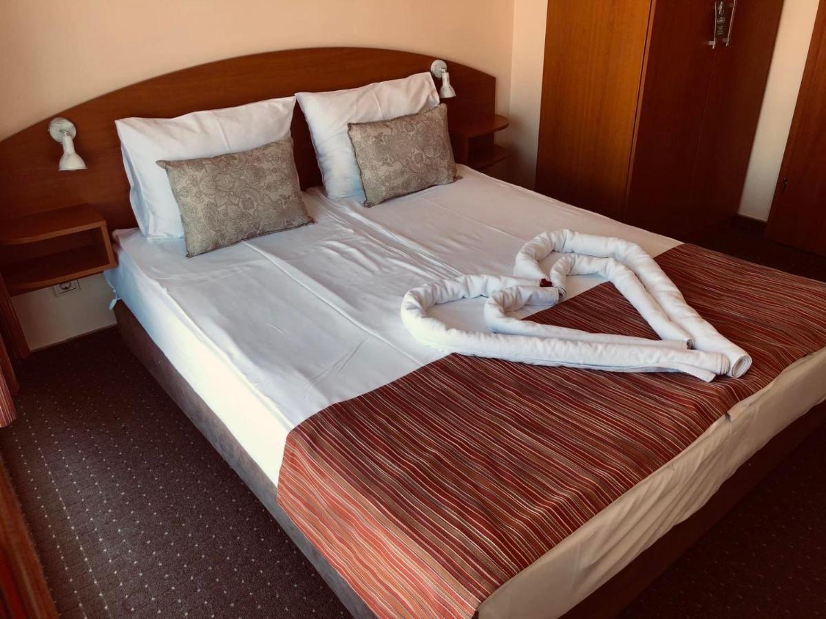 Family Hotel Deja Vu Ράβντα Εξωτερικό φωτογραφία