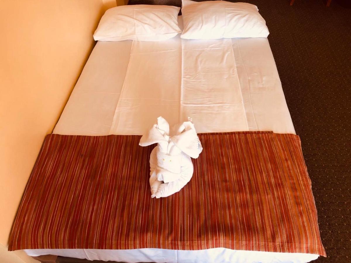 Family Hotel Deja Vu Ράβντα Εξωτερικό φωτογραφία