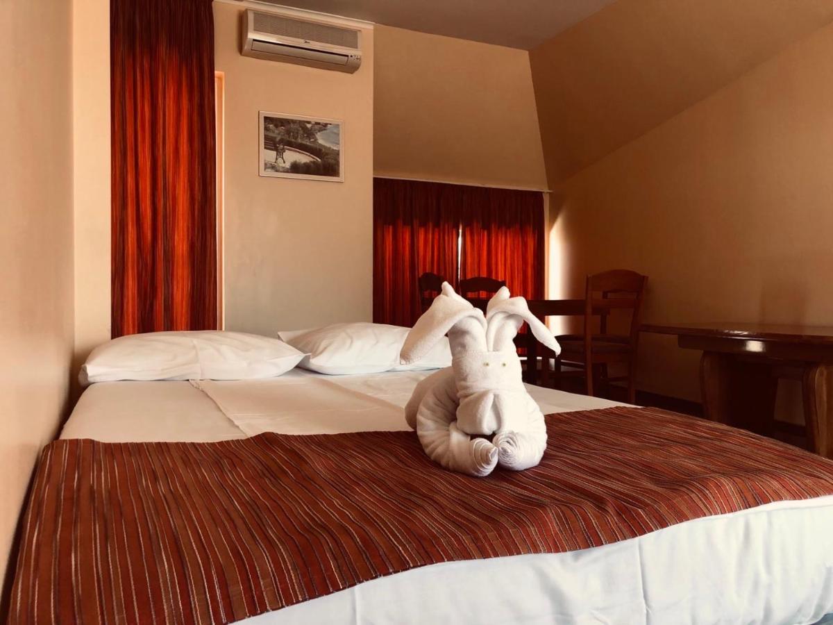 Family Hotel Deja Vu Ράβντα Εξωτερικό φωτογραφία