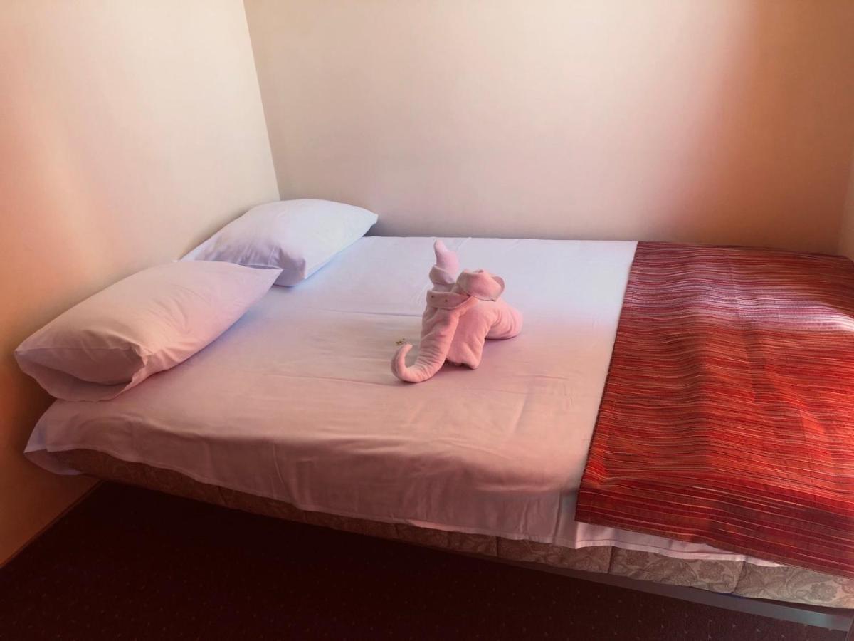 Family Hotel Deja Vu Ράβντα Εξωτερικό φωτογραφία