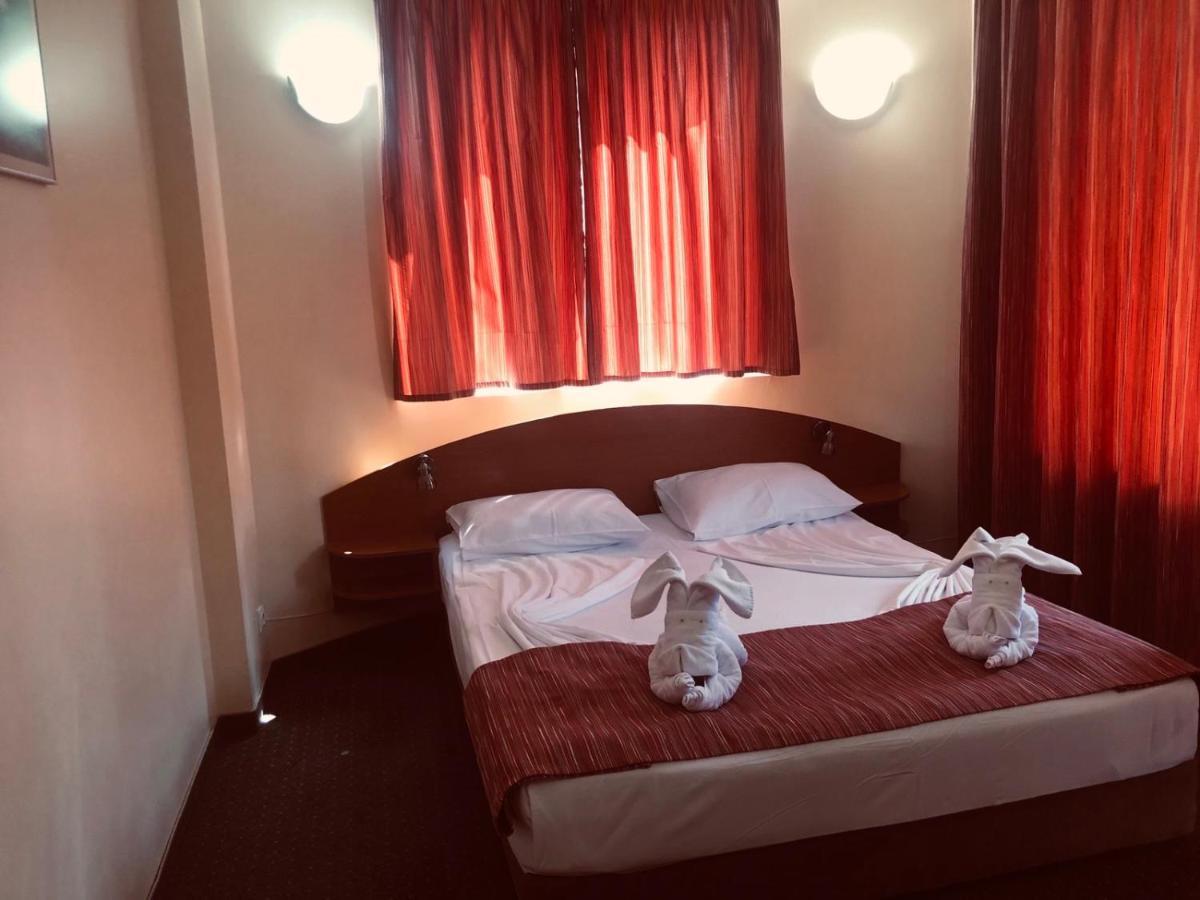 Family Hotel Deja Vu Ράβντα Εξωτερικό φωτογραφία