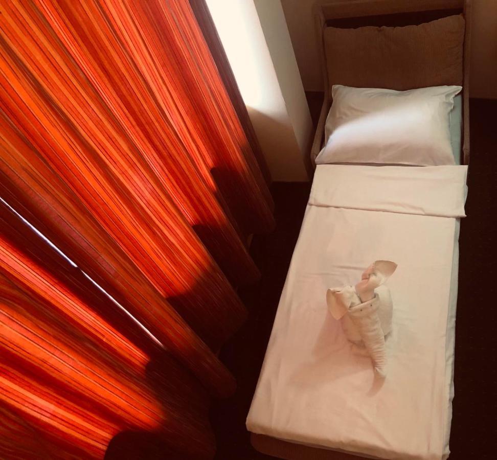 Family Hotel Deja Vu Ράβντα Εξωτερικό φωτογραφία