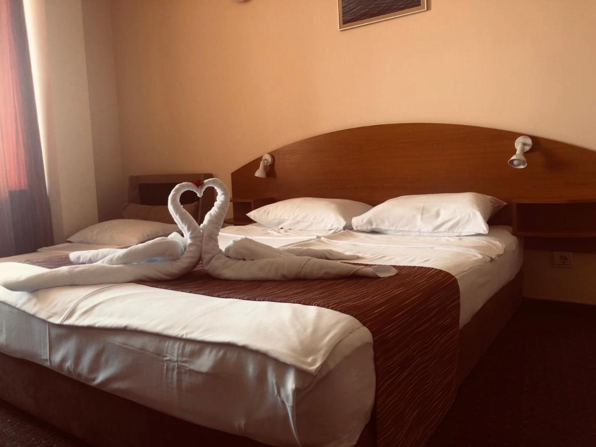 Family Hotel Deja Vu Ράβντα Εξωτερικό φωτογραφία