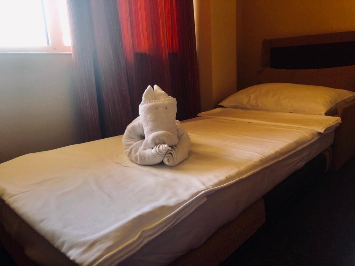 Family Hotel Deja Vu Ράβντα Εξωτερικό φωτογραφία